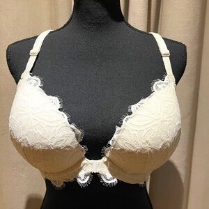 Victoria’s Secret PINK White Lace Front-Close Push-Up Bra 36DD